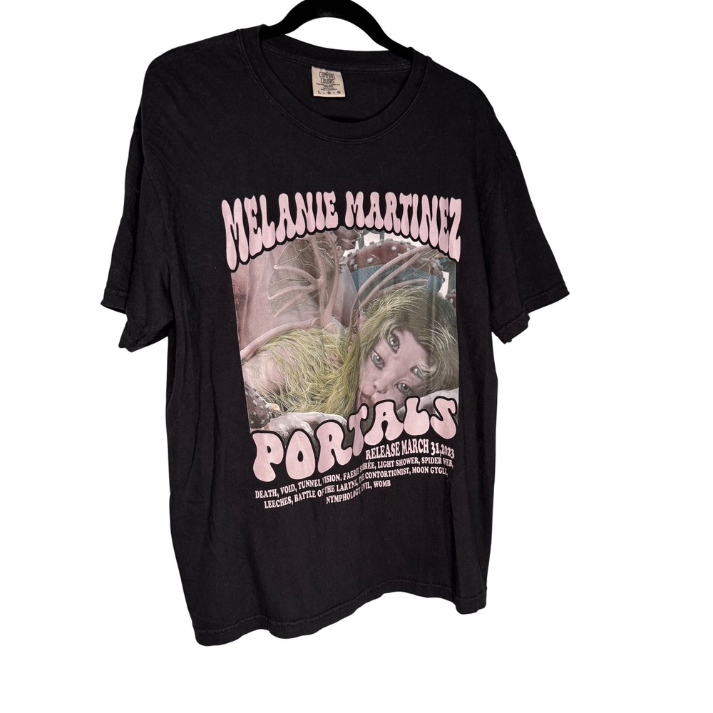 Melanie Martinez Portals graphic t-shirt double sided black and pink